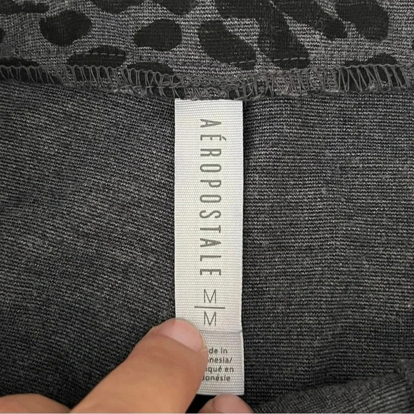 🐆 Girls Grey‎ Cheetah Print Aeropostale Skirt, Comfy, Size Medium. So Cute! - Picture 5 of 8